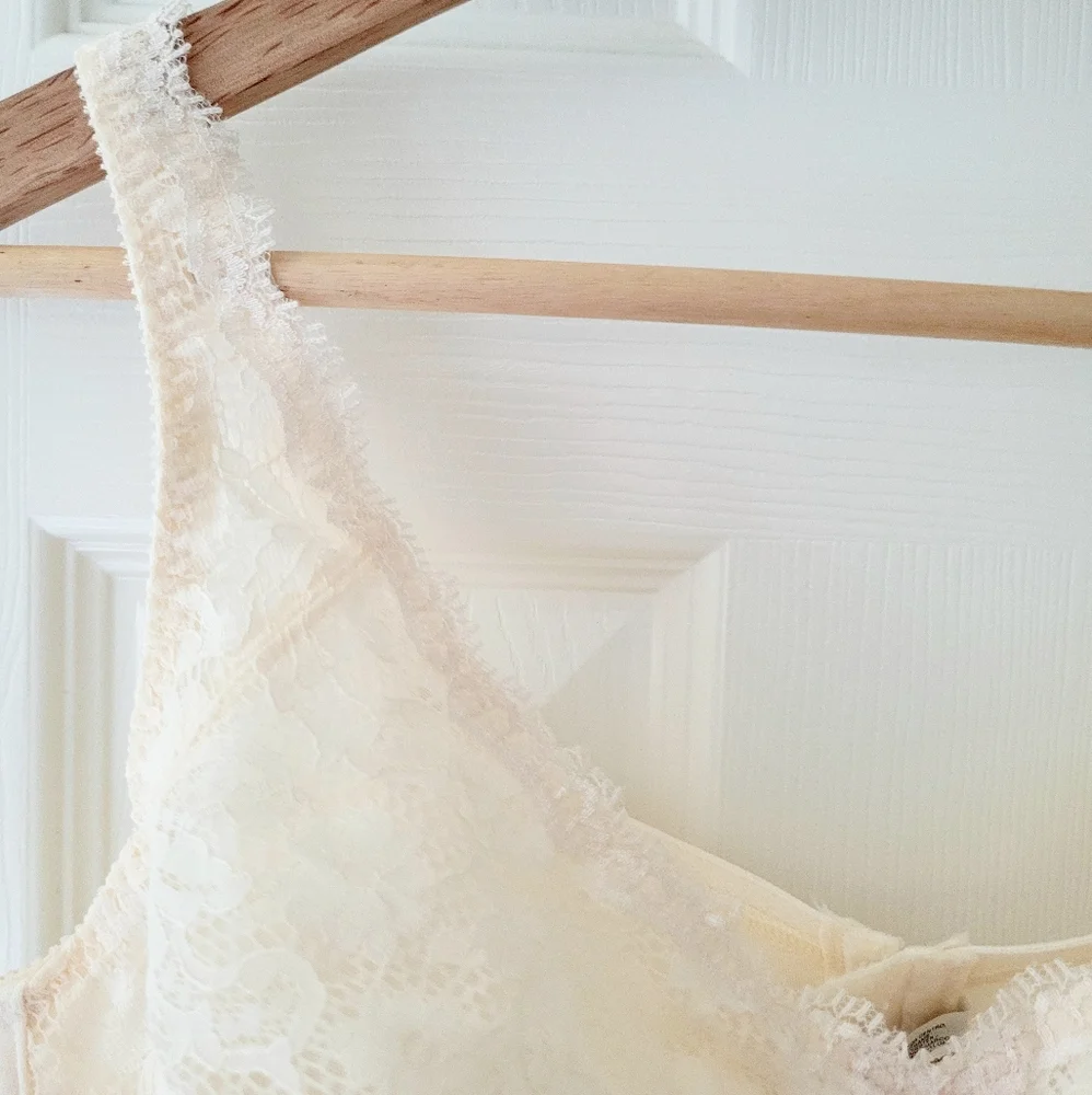 SOLD. Vintage bra - Picture 4 of 9